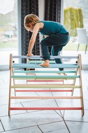 tiSsi® Pikler-driehoek / klimdriehoek pastelkleurig