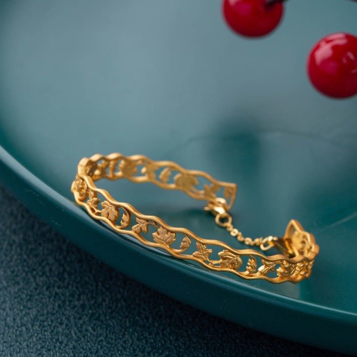 Brazalete con diseño de conejo chino tradicional