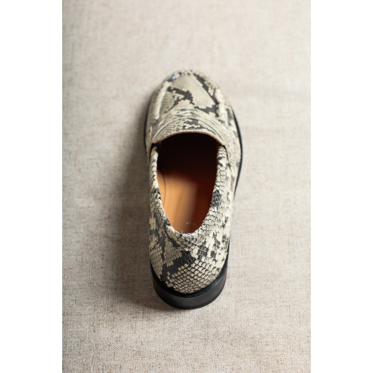 EMILIA OFF WHITE – Leder-Loafer mit Schlangenprägung