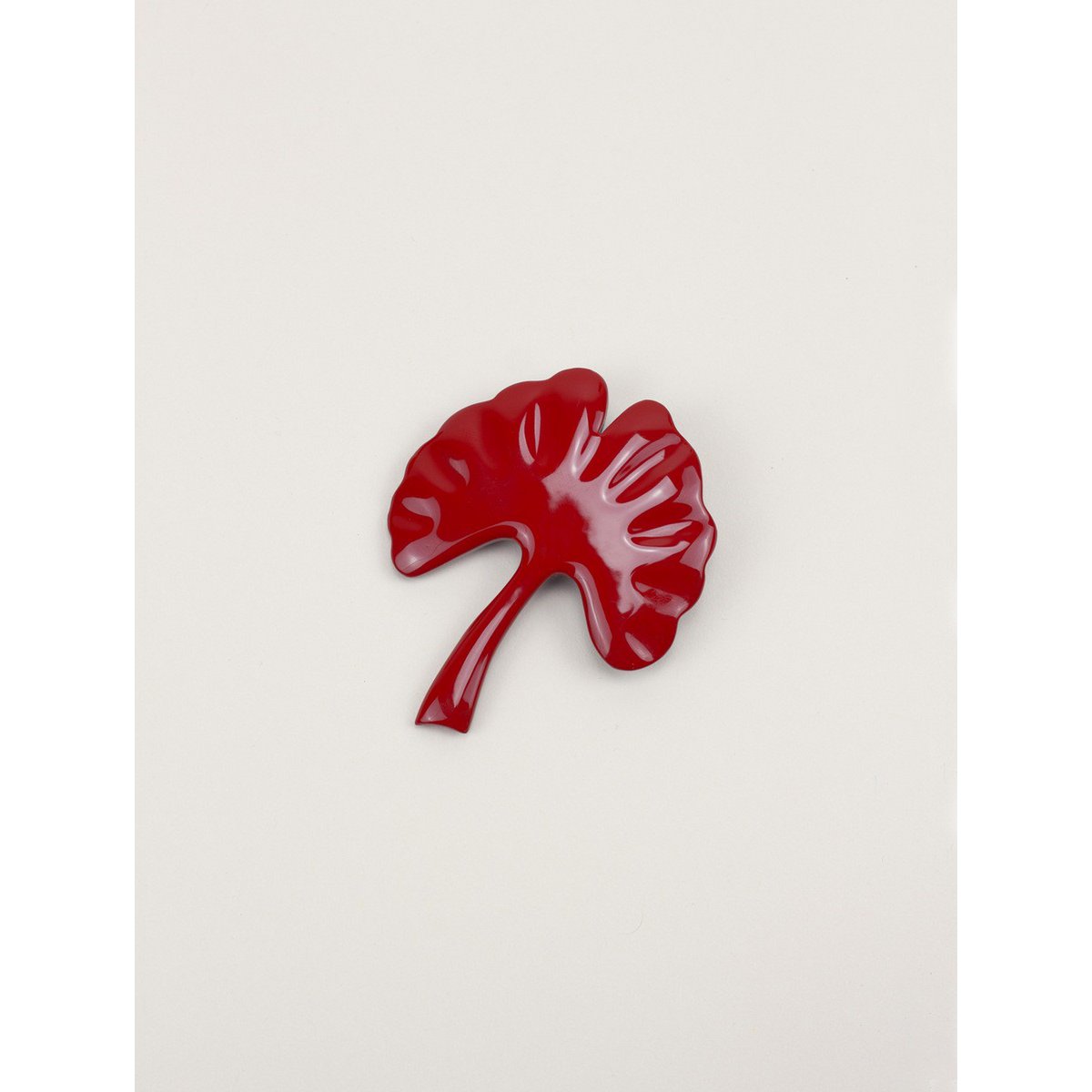 Red lacquered gingko brooch