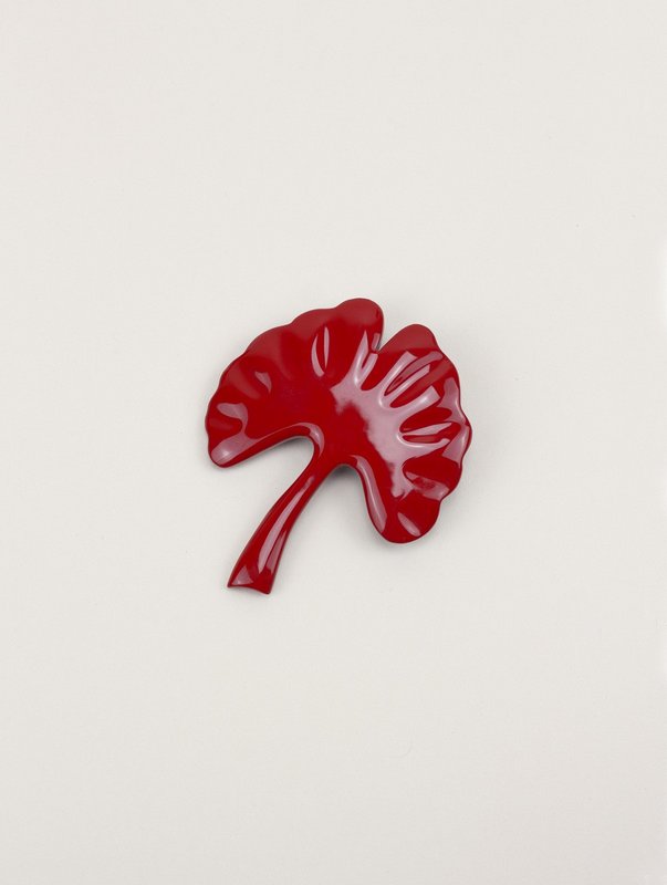 Red lacquered gingko brooch