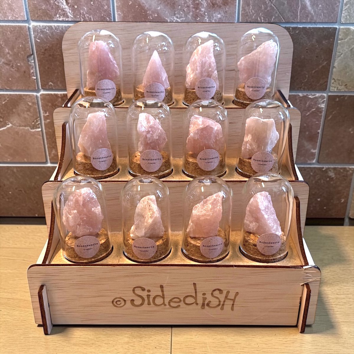Rosenquarz im Glasglocke