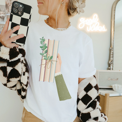 T-Shirt Buch Lesen Bücherstapel - BIOBAUMWOLLE Booklover Shirt Geschenk
