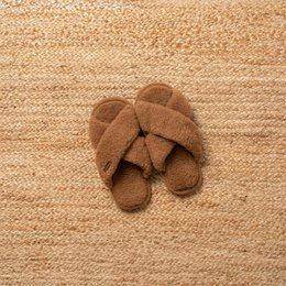 Pantoufles moelleuses croisées pour femmes