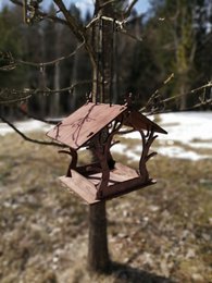 Vogelhäuschen, hängendes Vogelhäuschen aus Holz
