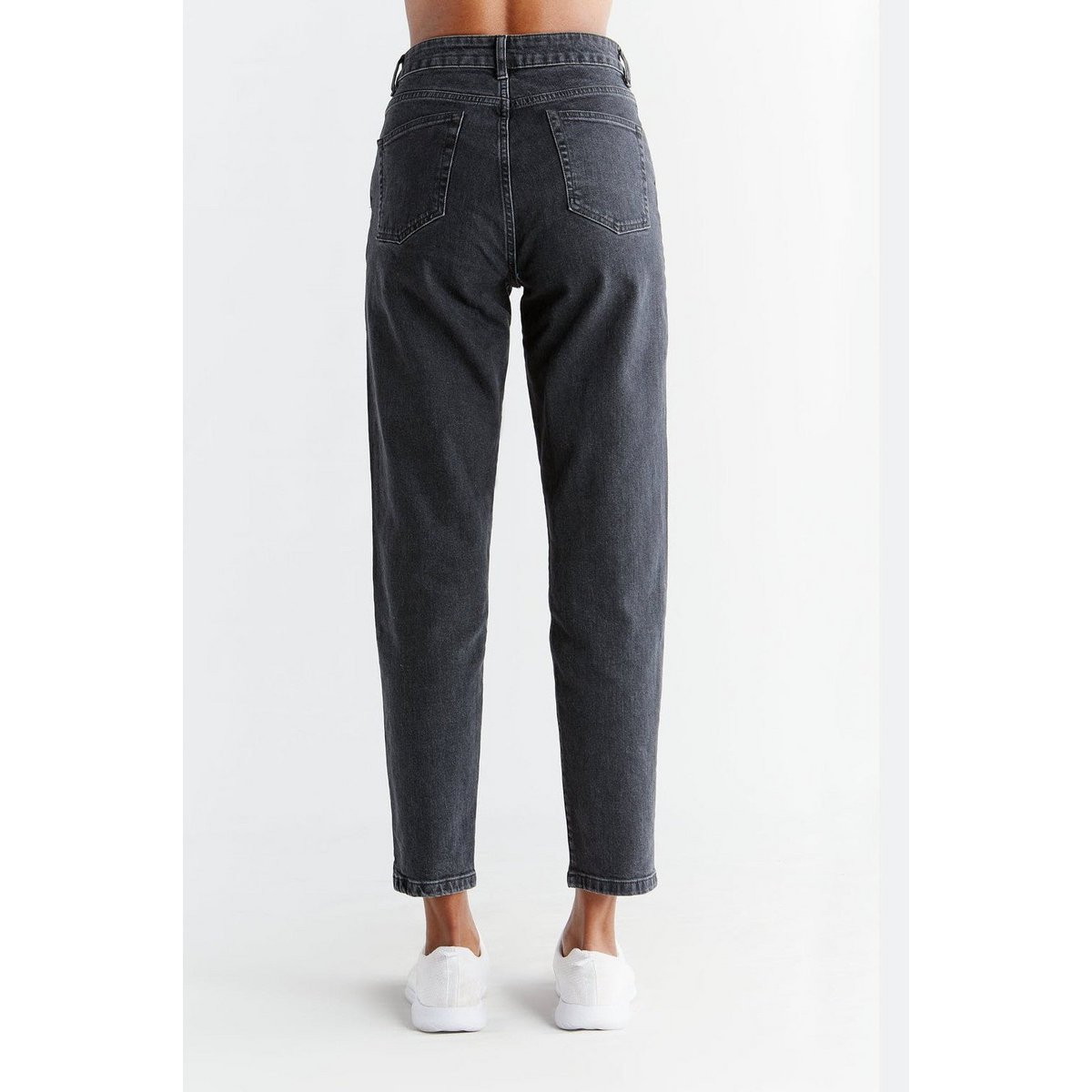 WN1010-145 | Damen Mom Fit – karbonowo-szary