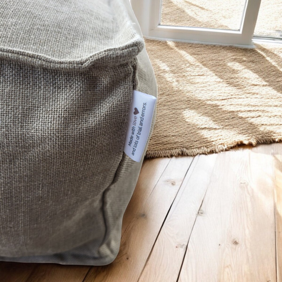 Leinen-Cru-Pouf und Bodensitz