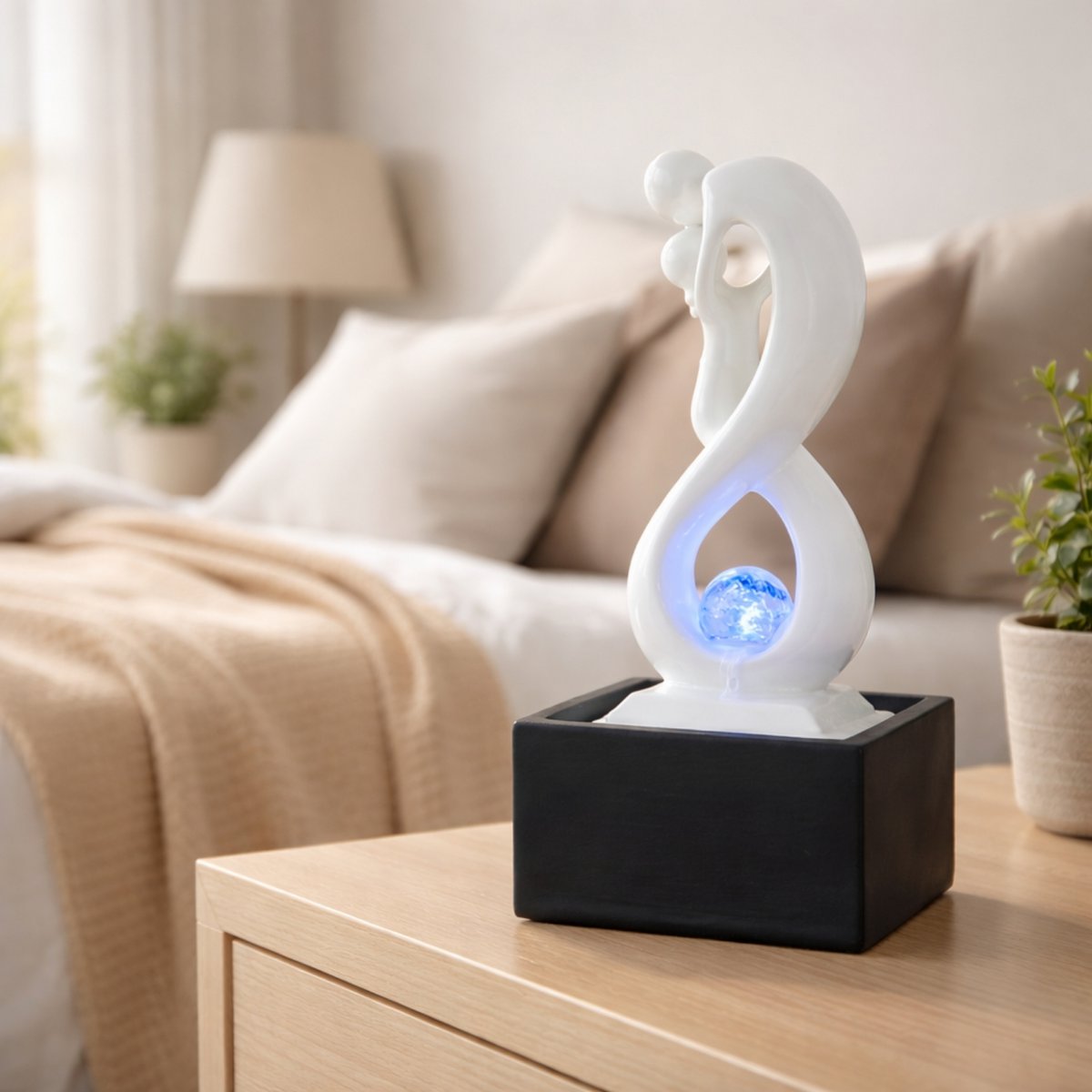 Fontaine d'Intérieur - Amor Noir et Blanc - Moderne avec Lumière LED Coloré - Sculpture Amoureux Amovible – Décoration d’intérieur Contemporaine – Boule en Rotation