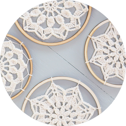 Christmas holiday creative tip! - DIY Christmas bauble crochet kit with wooden rings