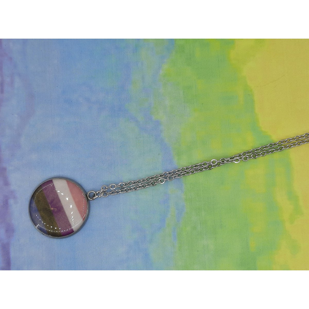 %231187 collier de fierté fluide de genre