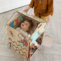 BusyBoard sensory playhouse - Natura
