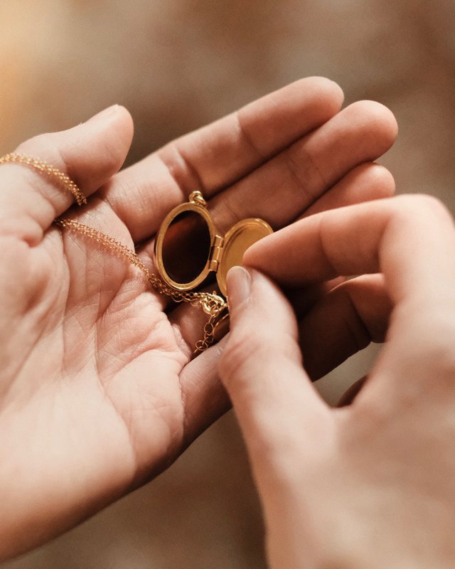 Locket necklace Treasure of Baltic Sea with amber gold