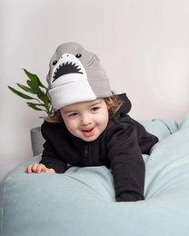 koaa – Harald the Shark – Czapka maskotka szaro-biała