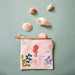 Etui w kolorze Morskiego Różu