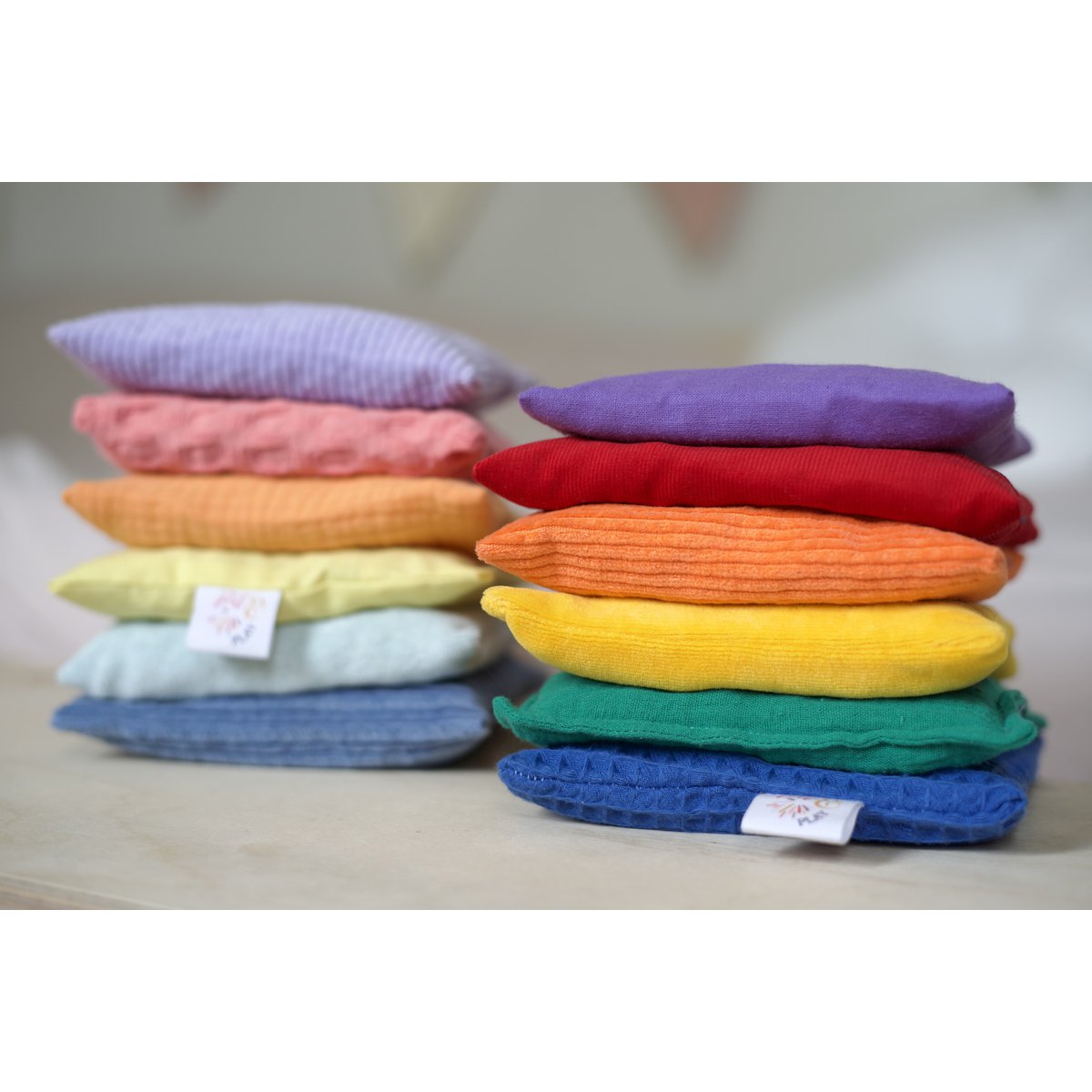 Pittenzakjes regenboog, sensory bean bag rainbow, kirschkernkissen regenbogen