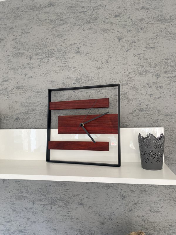 Moderne vægur ædle træ Padauk