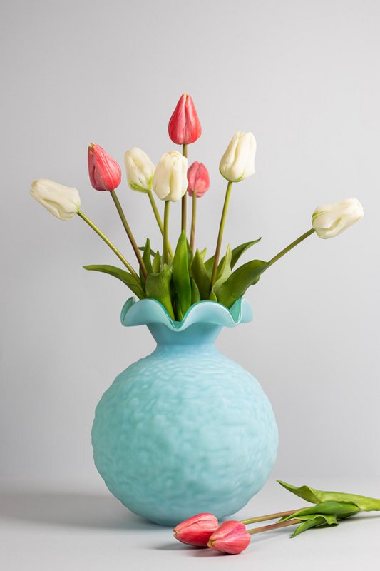 Koralvase (håndlavet uigennemsigtigt farvet glas)