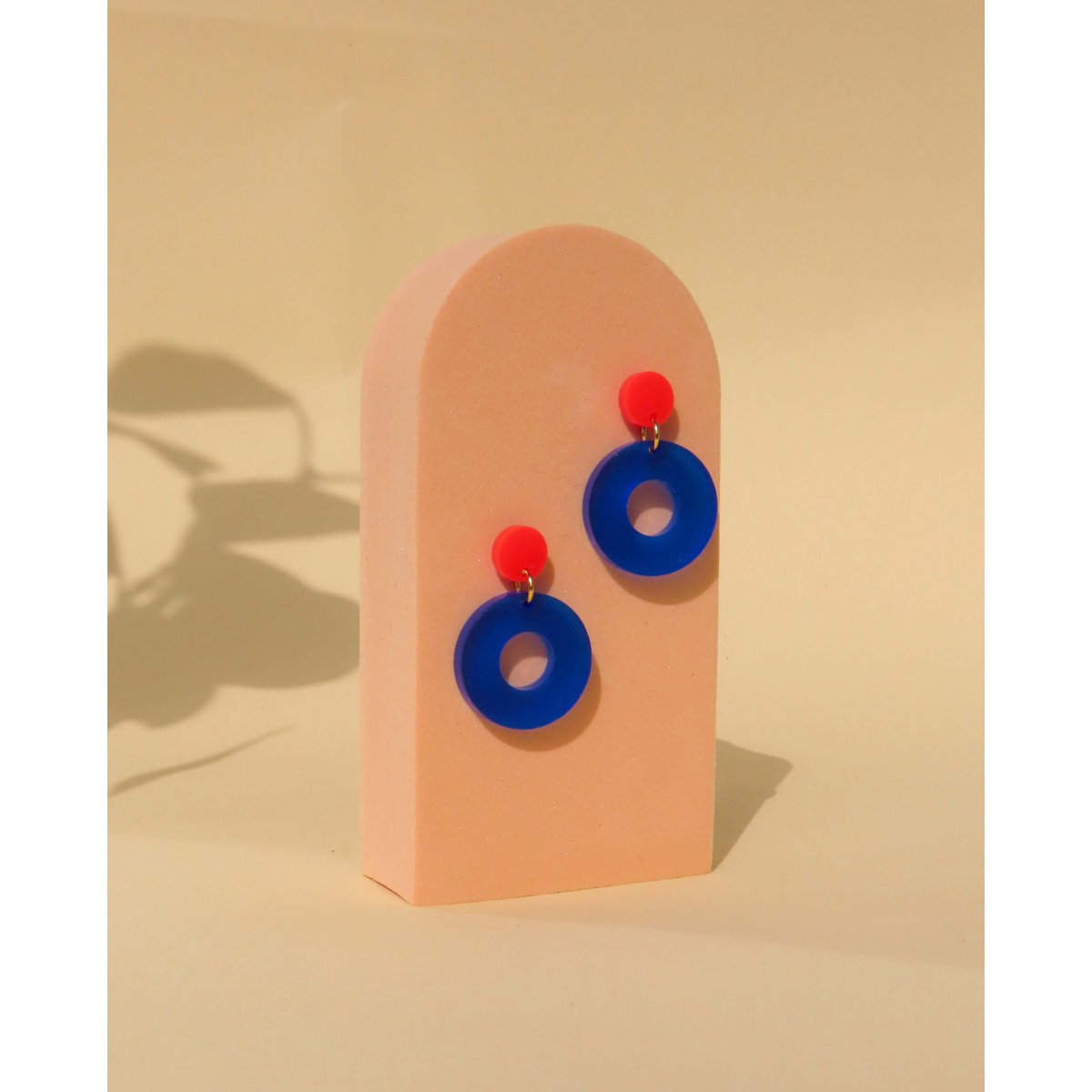 Colorblock Circle stud earrings in fire red ink blue