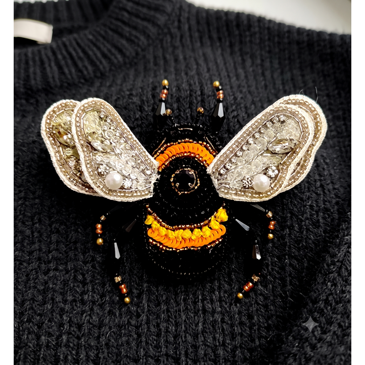 Brooch Bombus