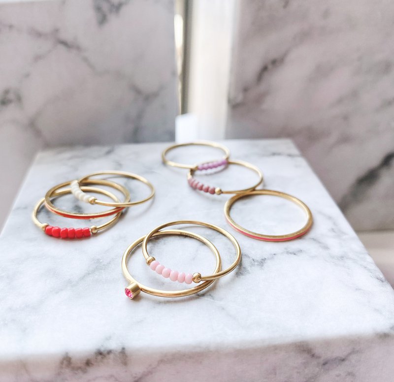 R0980 Anxiety Ring Palm Pink Beads Goldplated