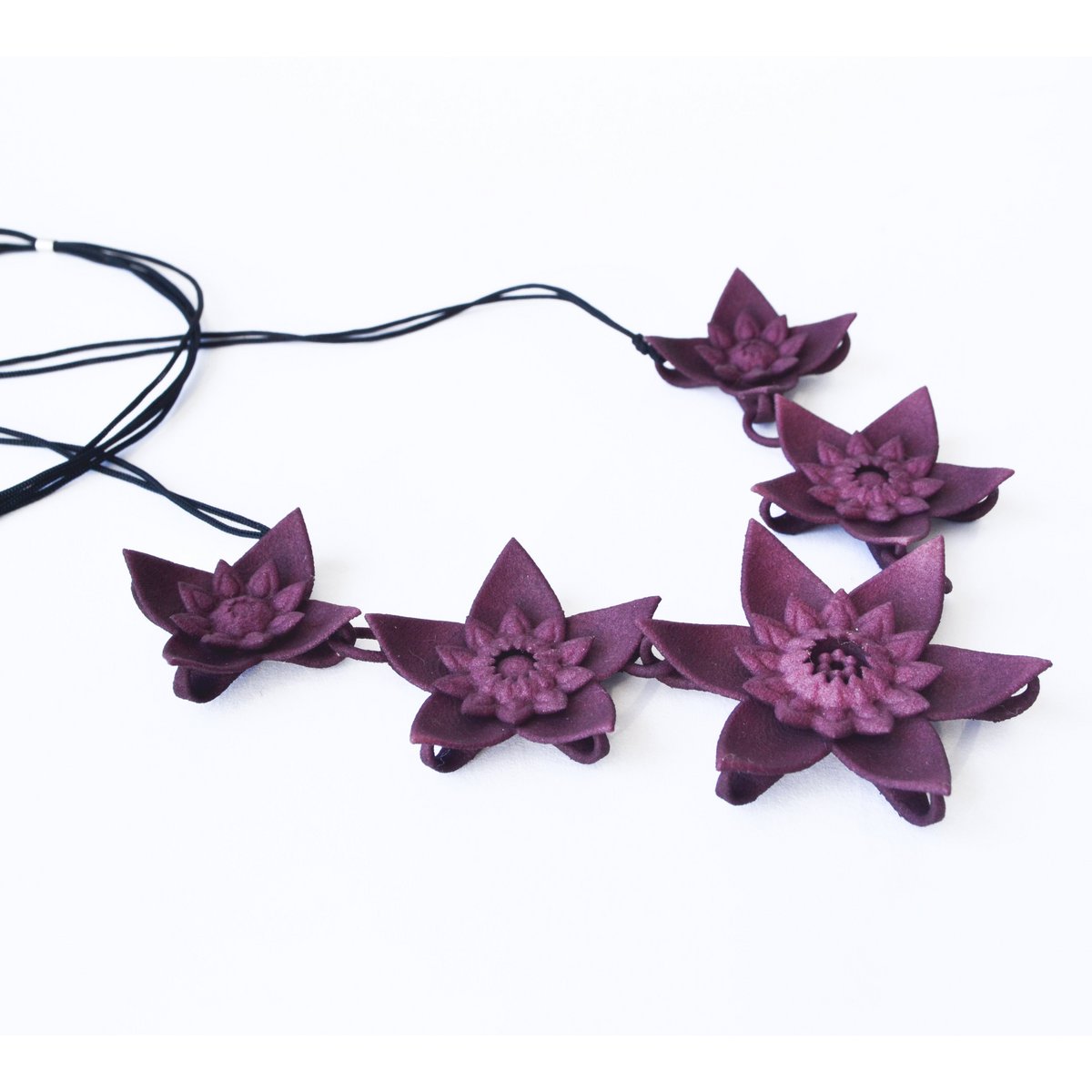 Collier 5 Fleurs - Dahlia Prune