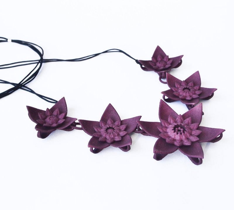 Collier 5 Fleurs - Dahlia Prune