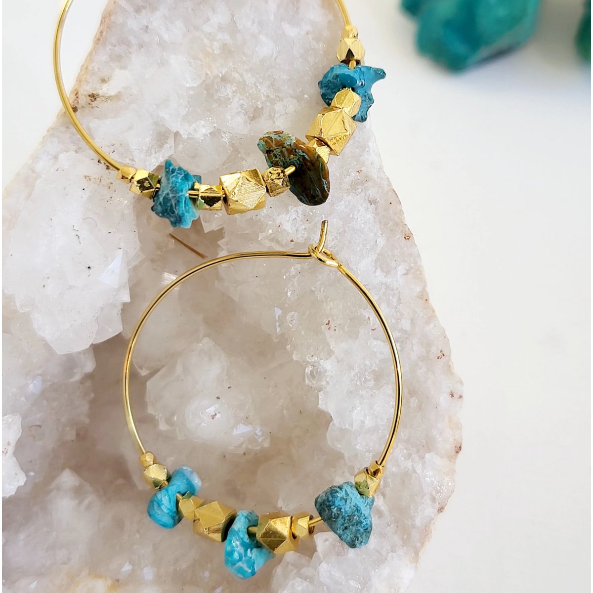 Turquoise hoepel oorbellen