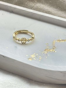 Gouden ring bloem