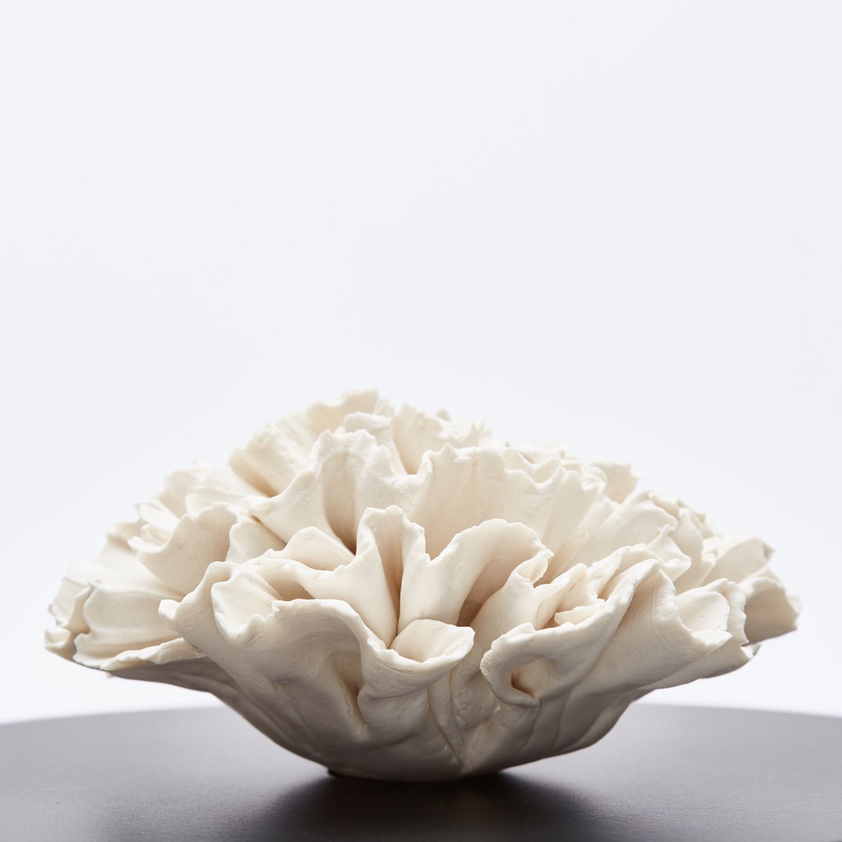 Boîte en bois laqué et porcelaine -IWA 
