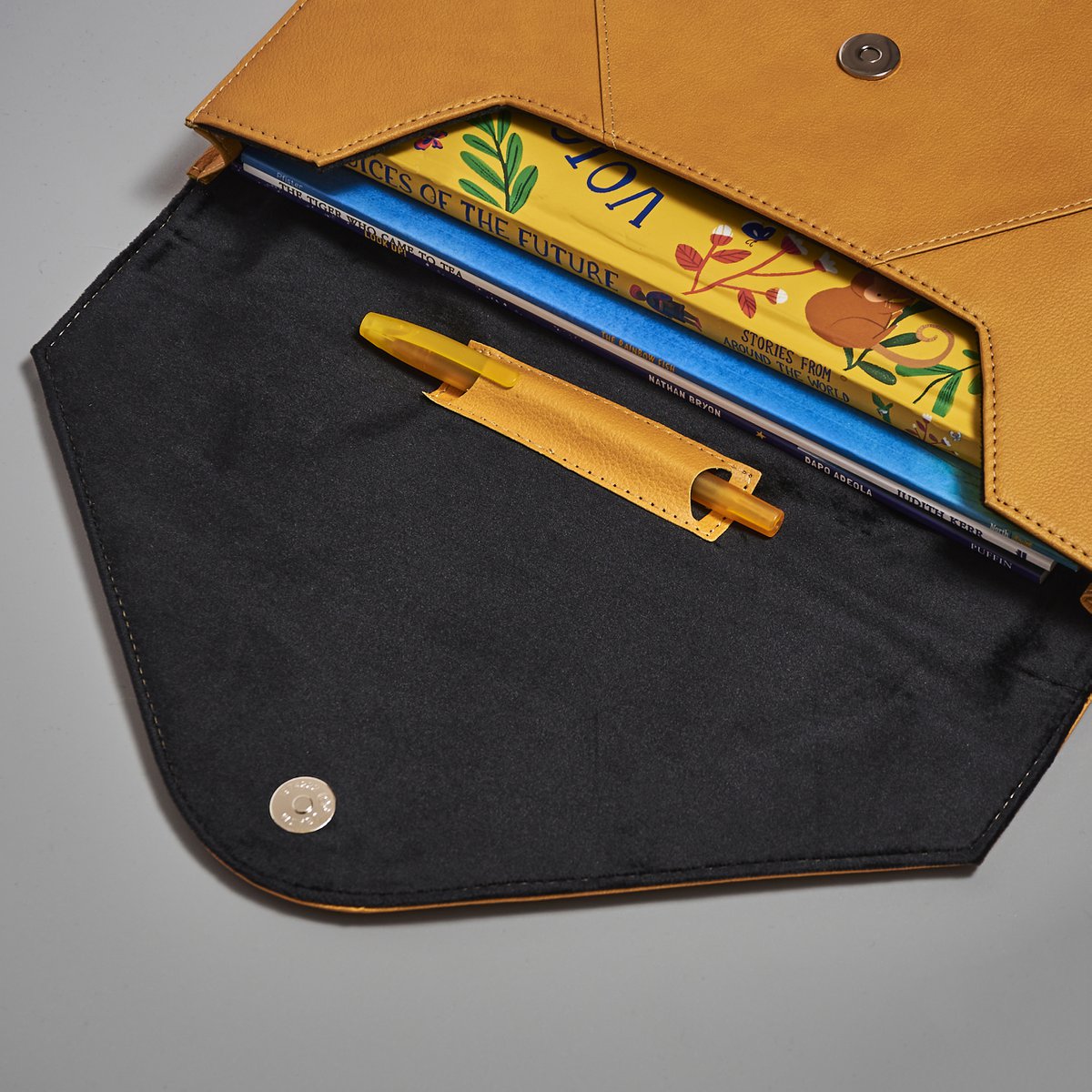 Mega X Snugbook Mustard