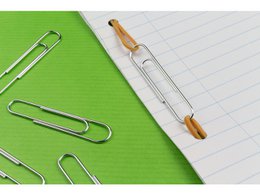 Clips Kangaro 50 mm redondos caja de plástico 40 uds galvanizado
