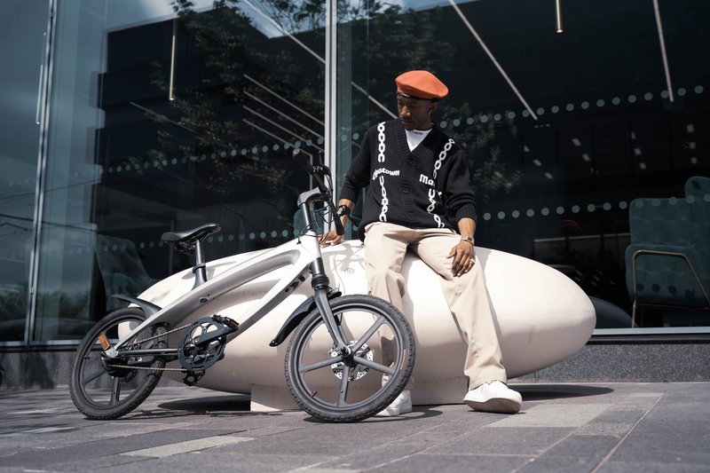 La Cruzaa Pedal assist Bluetooth Bicicletta elettrica Solarbeam Yellow