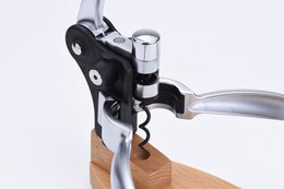 LAGUIOLE CORKSCREW WITH CORKSCREW ON ZELCOVA WOODEN BASE