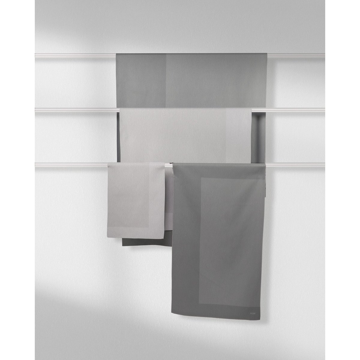 Asciugamani grigio carbone di base