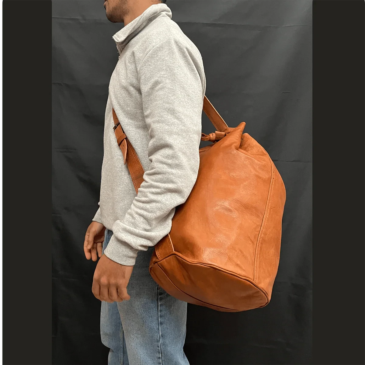 Borsone cilindrico in pelle realizzato a mano - Serie Athlete & Voyager