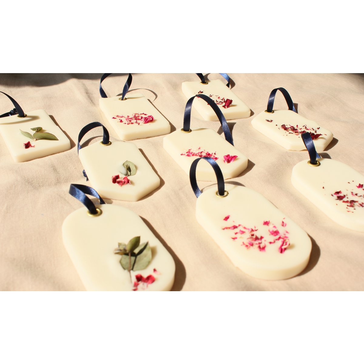 Set mit 3 Duftsuspensionen mit violetten und weißen Blumen