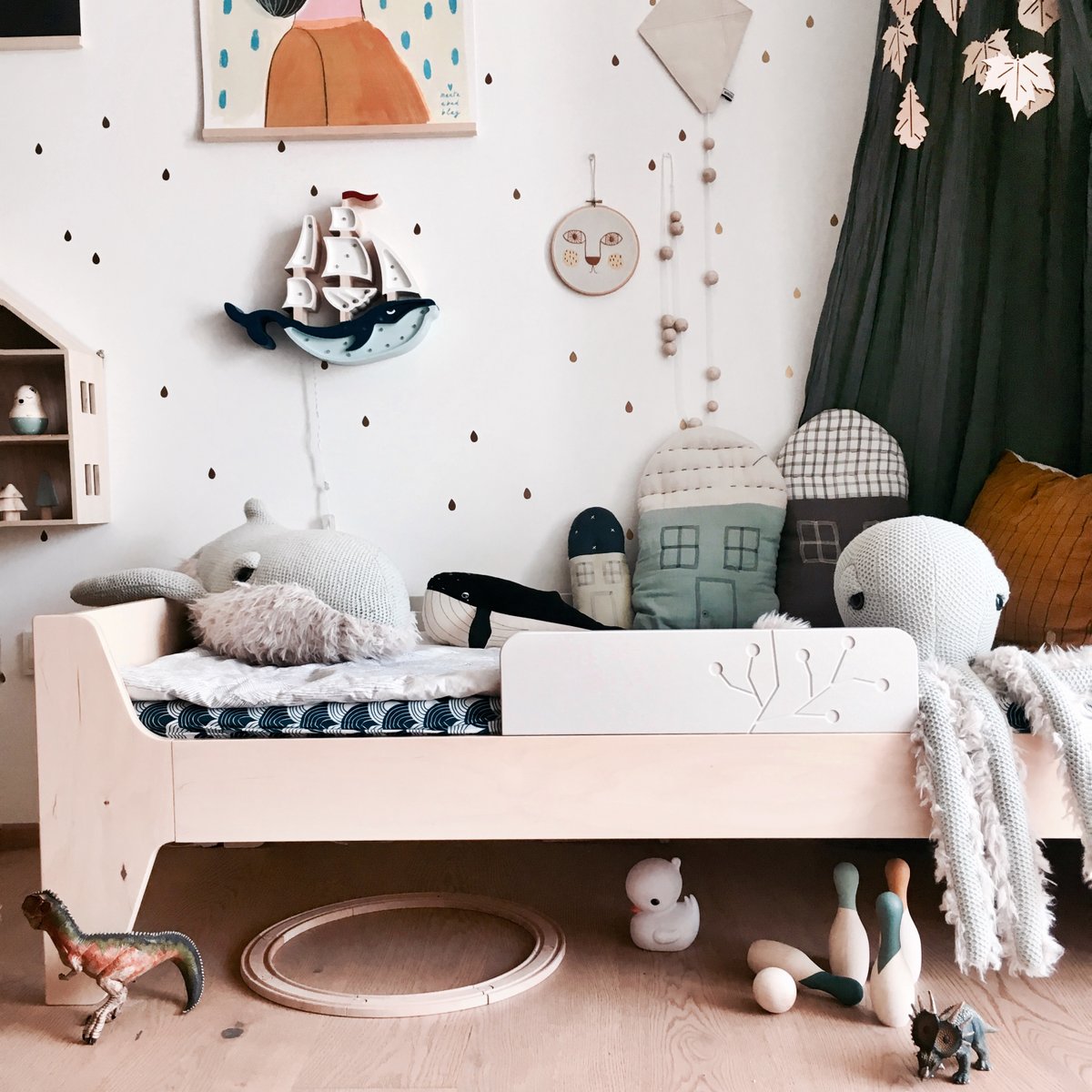 bird & berry junior bed