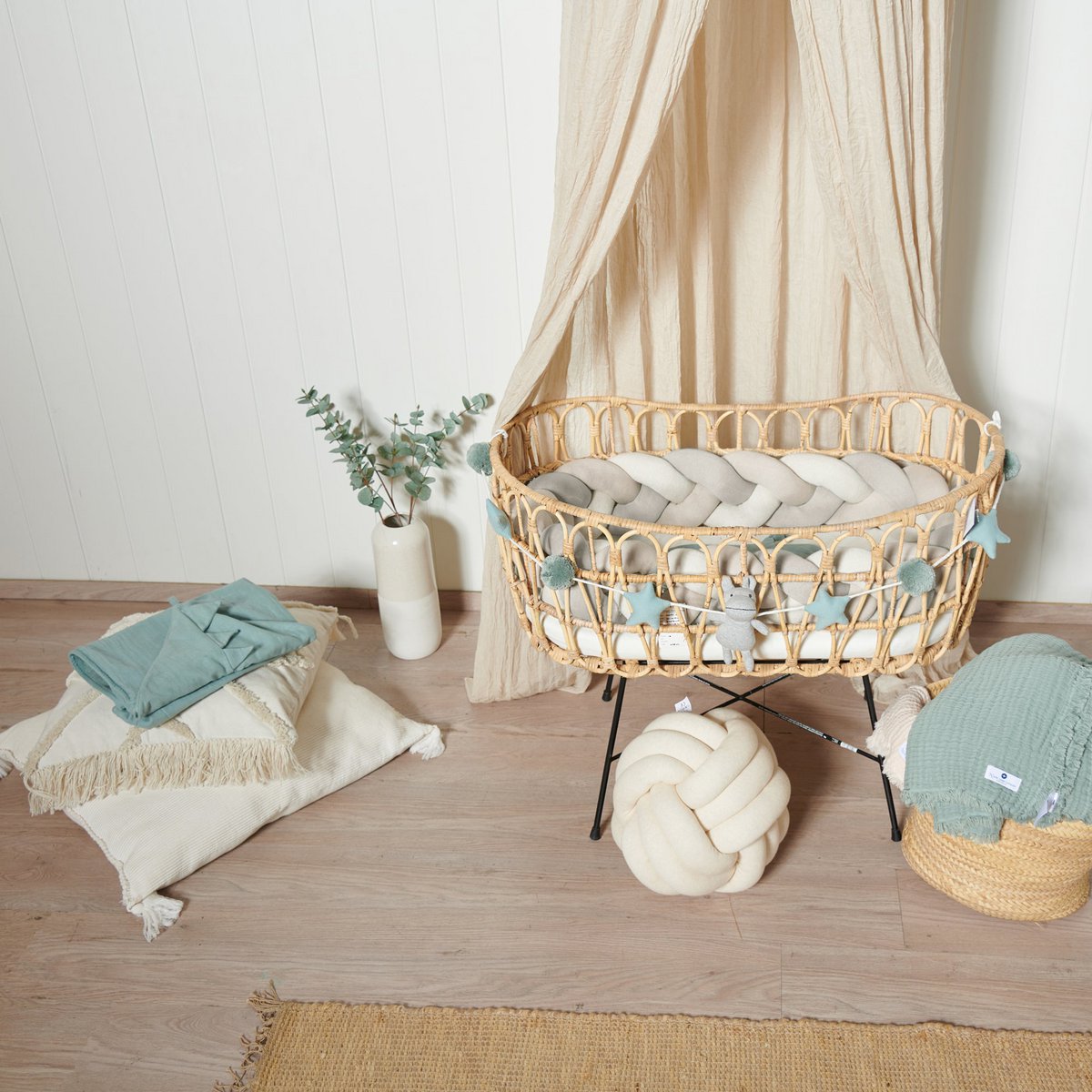 Beige trio braided bed bumper knitted XL