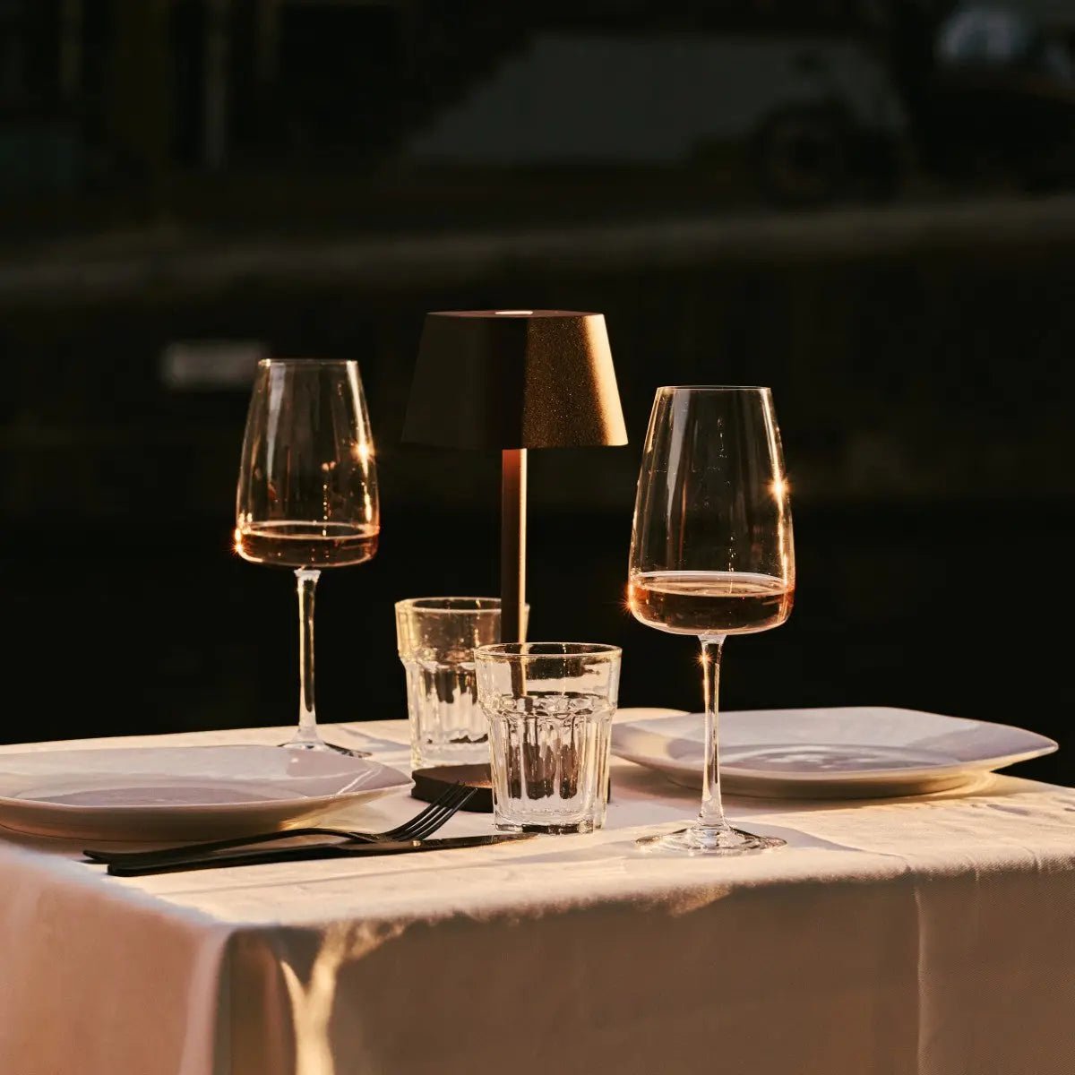 Lampe de table rechargeable marron moka Ava