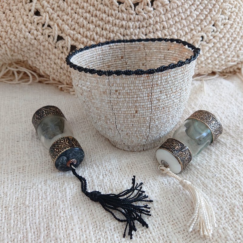 Petit pot Lyl blanc et noir