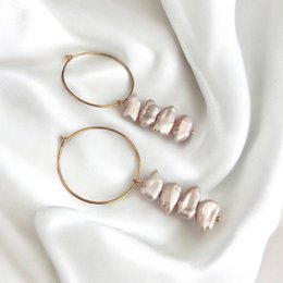 Rosé Pearl - Hoops with baroque pearls