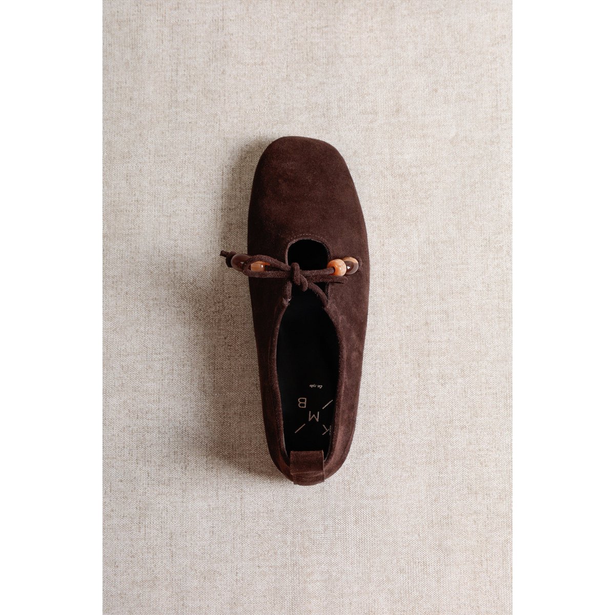 KATY BEADS CHOCOLATE – Schnürhalbschuhe aus Wildleder mit Harzdetail