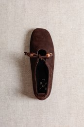 KATY BEADS CHOCOLATE – Schnürhalbschuhe aus Wildleder mit Harzdetail