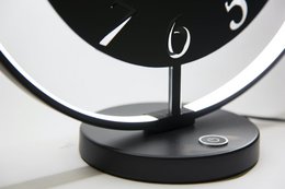 Horloge de table - 40 x 40,5 cm - Métal - Unité lumineuse - 'Ting Table'