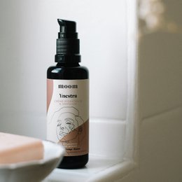 Fugtgivende og samlende creme