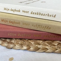 Fyllbooks Tagebuch für Selbstliebe - Leinenkamel mit Goldfolie