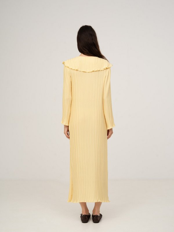 Langes gelbes Faltenkleid von Beurre