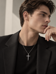 Verfijnde taps toelopende Moissanite kruisketting