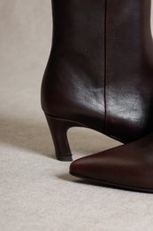 LINDA BROWNISH BRUSH – Pointed Nappa Heeled Boots