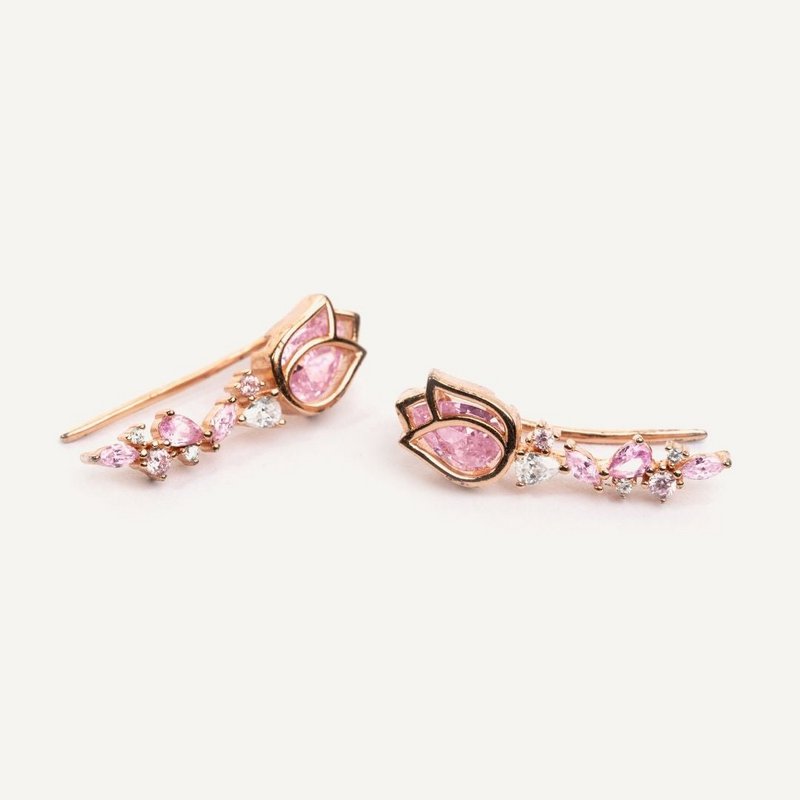 Flora climbing flower earring